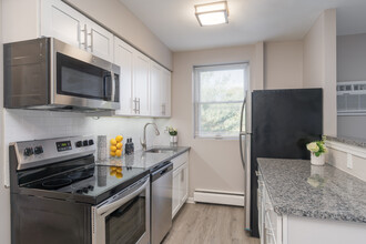 Valley View Apartments in Pottstown, PA - Building Photo - Interior Photo