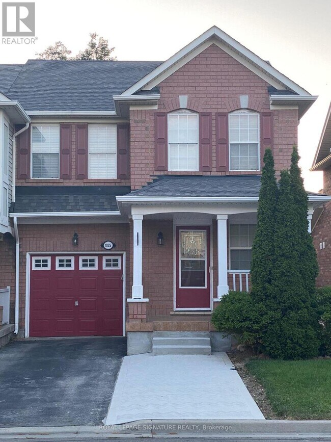1025 Barclay Cir in Milton, ON - Building Photo - Building Photo
