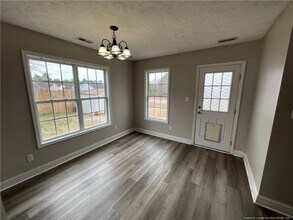 301 Sanford Ct in Raeford, NC - Building Photo - Building Photo