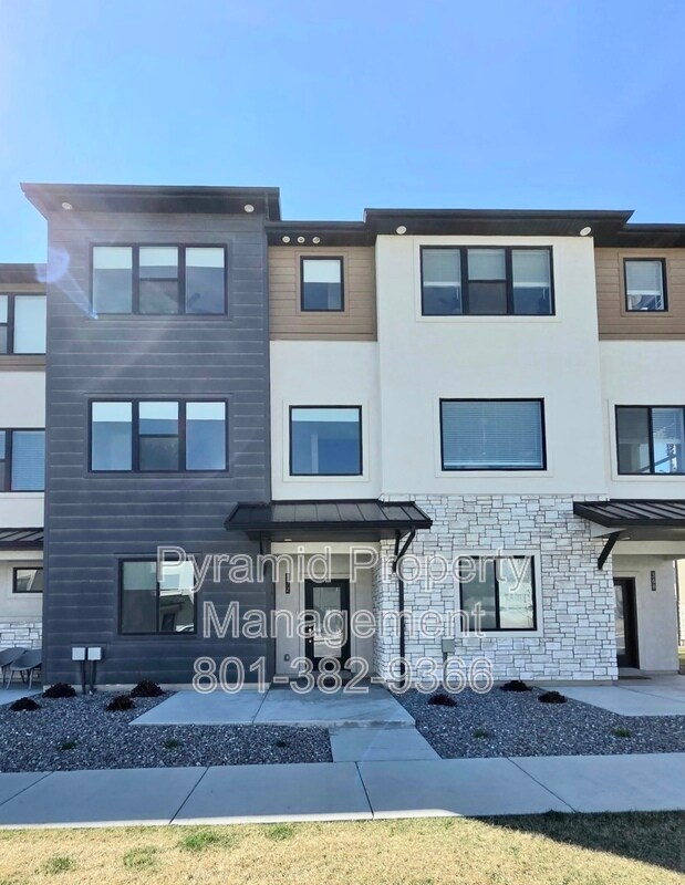 property at 372 S 900 W