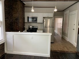 1891 W 48th St, Unit 1891