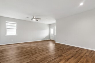 2519 Moapa Dr in Shenandoah, TX - Foto de edificio - Building Photo