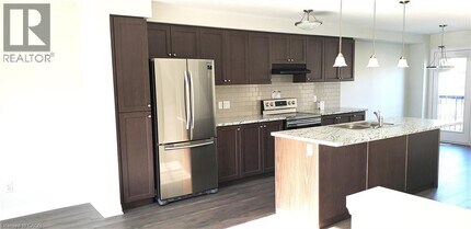 158 S Creek Dr in Kitchener, ON - Building Photo - Building Photo