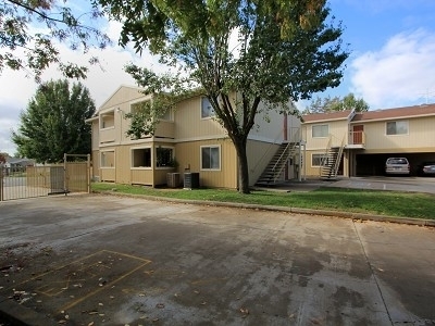 4911 50th Ave in Sacramento, CA - Foto de edificio - Building Photo