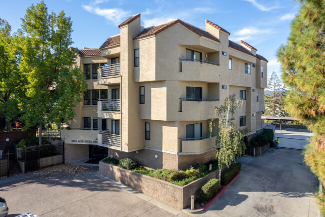 1201 Alta Vista Dr in Walnut Creek, CA - Building Photo - Building Photo
