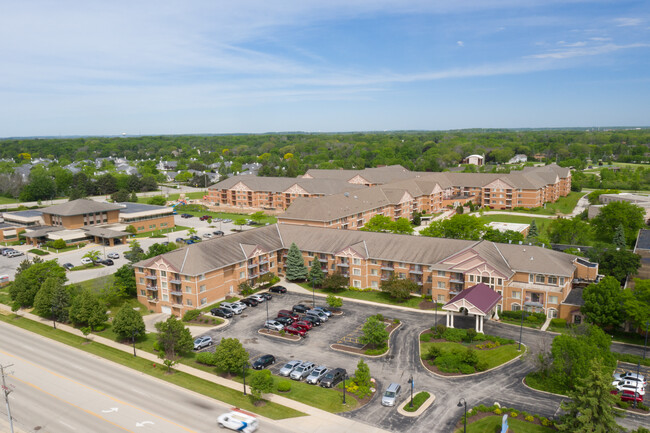 Regency New Berlin Senior Living in New Berlin, WI - Foto de edificio - Building Photo