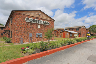 Pointe Ann Apartments in Texas City, TX - Foto de edificio - Building Photo