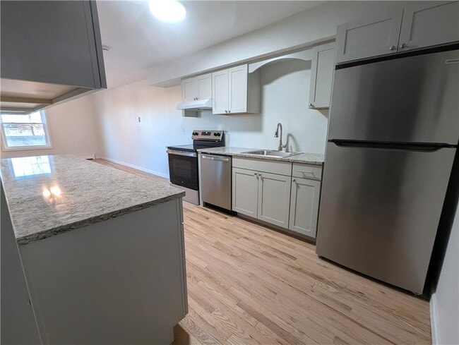 420 Woodward Rd in North Providence, RI - Building Photo - Building Photo