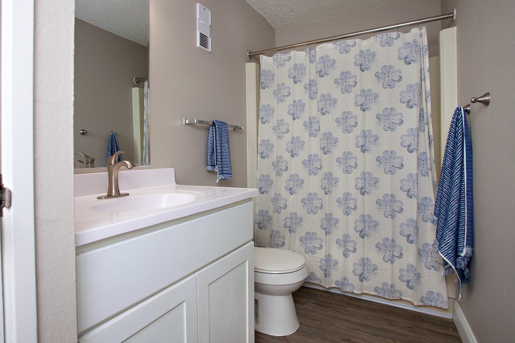 Crosswinds Villas Apartments in Wichita, KS