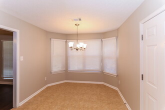 5554 Harvey Pointe Ln in Memphis, TN - Building Photo - Building Photo