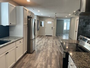 2451 S 14th St in Omaha, NE - Building Photo - Building Photo