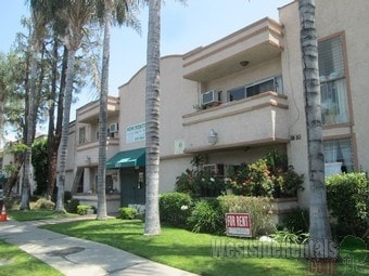 15810 Vanowen St, Unit 2 br