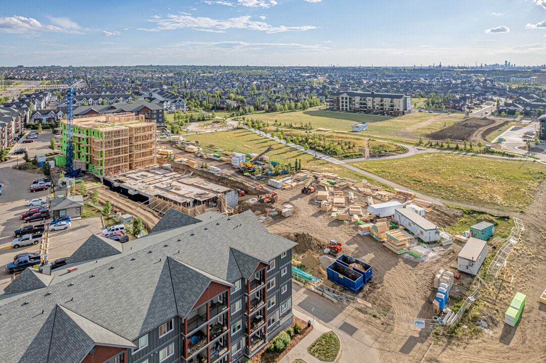 Three Robins in Sherwood Park, AB - Building Photo