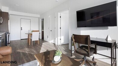 8511 15th Ave NW, Unit 334 in Seattle, WA - Foto de edificio - Building Photo