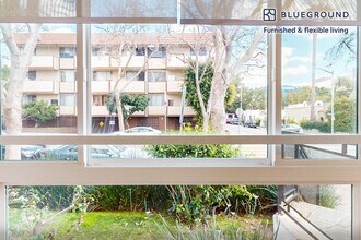 7949 Romaine St in West Hollywood, CA - Building Photo - Building Photo