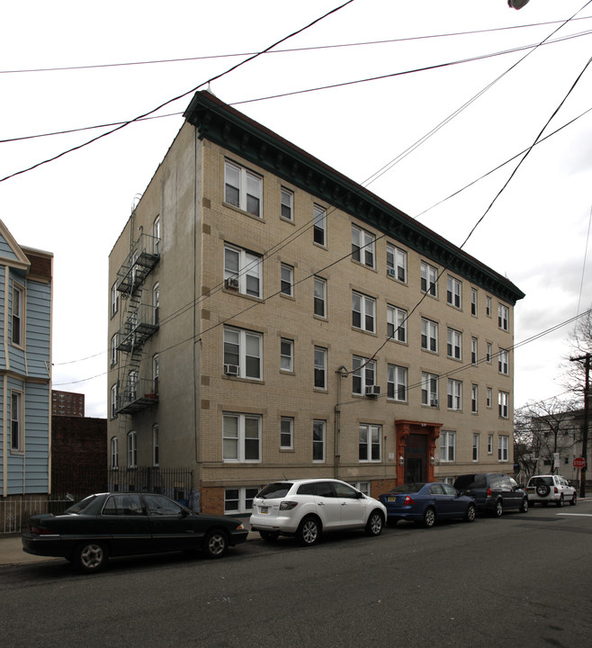 233-239 Beacon Ave in Jersey City, NJ - Foto de edificio