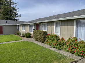 3125 Hoen Ave in Santa Rosa, CA - Building Photo - Building Photo