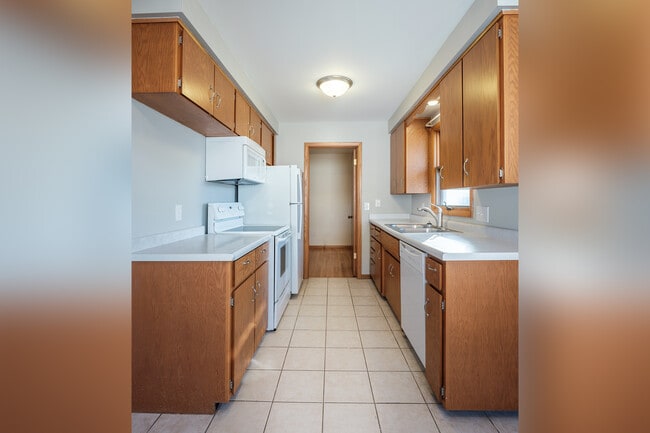 2014 23rd St NW in Rochester, MN - Building Photo - Building Photo