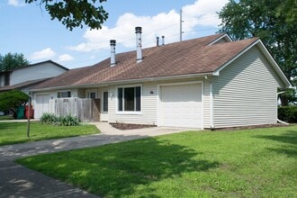 2510 Myers Ct in Champaign, IL - Building Photo - Building Photo