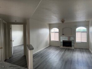 4555 E Sahara Ave in Las Vegas, NV - Building Photo - Building Photo