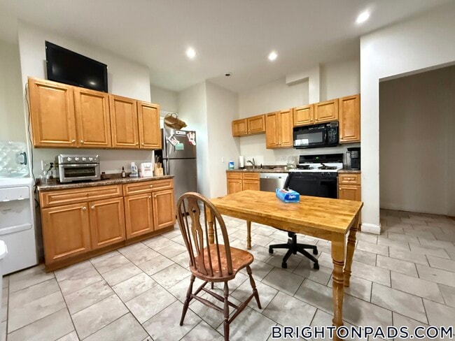 27 Orkney Rd in Boston, MA - Building Photo - Building Photo