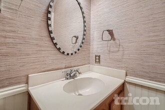 6801 Greenspring Dr in Arlington, TX - Building Photo - Building Photo