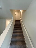 1049 Paddington Dr in Cartersville, GA - Building Photo