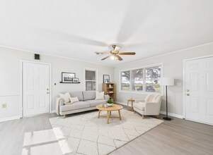 4525 Verot School Rd in Youngsville, LA - Building Photo - Building Photo