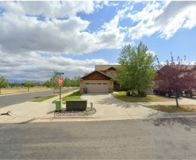 property at 906 Expedition Trail