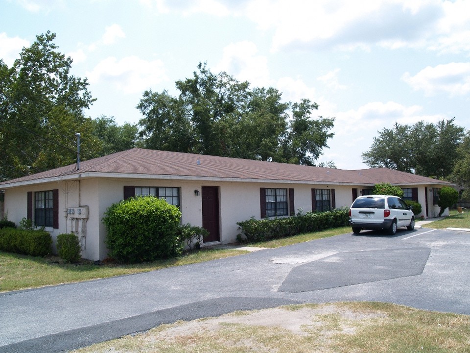 1200 E 11th St in Mount Dora, FL - Building Photo