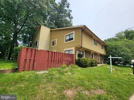 10662 Spring Oak Ct in Burke, VA - Building Photo