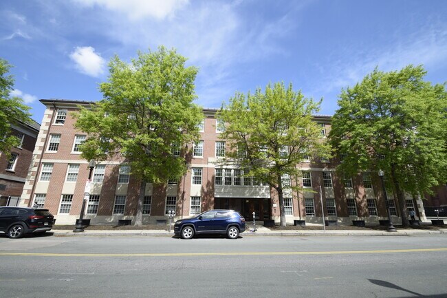 45 1st Ave, Unit 302 in Boston, MA - Building Photo - Building Photo