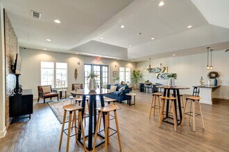 Culebra Creek Apartments in San Antonio, TX - Building Photo - Building Photo