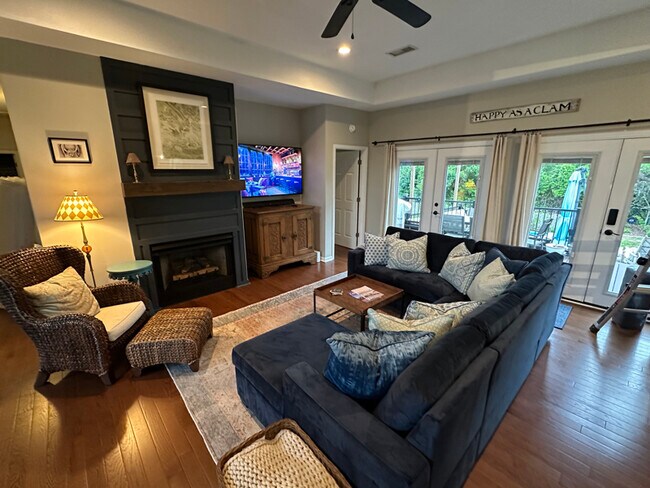 8 Downing Ct SE in Southport, NC - Foto de edificio - Building Photo