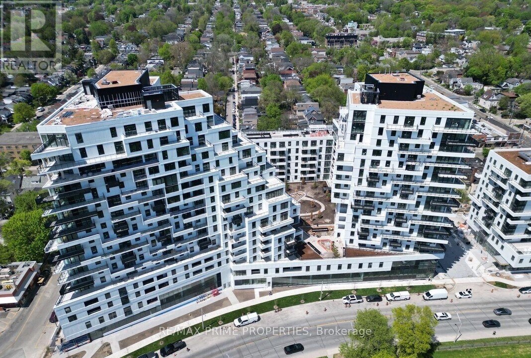 1050 Eastern Ave in Toronto, ON - Building Photo