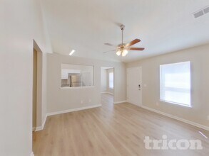 217 Westport Dr in Columbia, SC - Foto de edificio - Building Photo