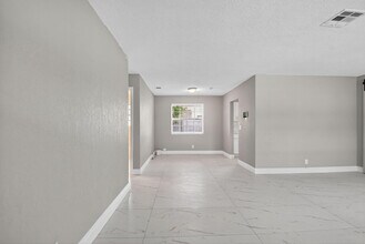 601 SW 5th Ave in Delray Beach, FL - Building Photo - Building Photo