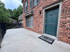 3091 Colonial Way in Atlanta, GA - Building Photo - Building Photo
