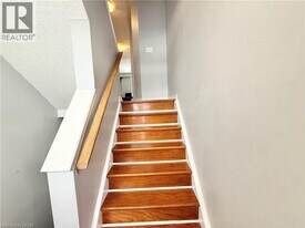 22 Madeleine St in Kitchener, ON - Building Photo