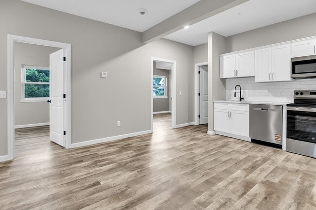 70 Court St in Westfield, MA - Building Photo - Building Photo