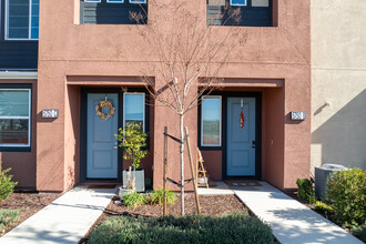 Downing at Boulevard in Dublin, CA - Building Photo - Building Photo