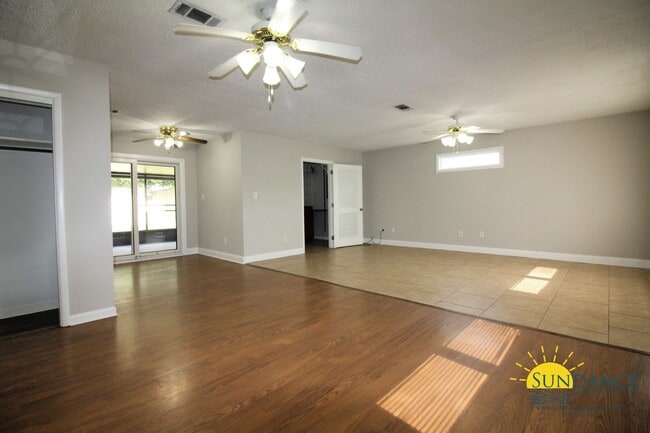 510 Newcastle Dr in Fort Walton Beach, FL - Building Photo - Building Photo