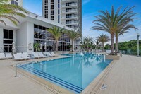 16385 Biscayne Blvd, Unit 2703 in Aventura, FL - Building Photo - Building Photo