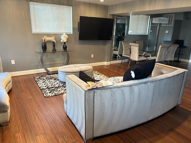 5033 E Capitol St SE, Unit Room 2 in Washington, DC - Foto de edificio - Building Photo