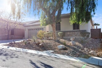 2685 La Boutique St in Henderson, NV - Building Photo - Building Photo