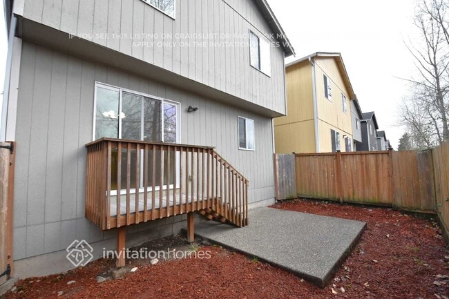 17612 72nd Ave E in Puyallup, WA - Foto de edificio - Building Photo