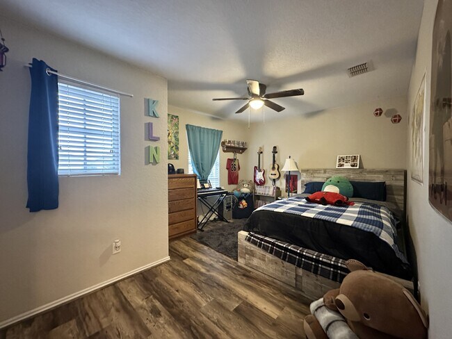 8842 Silver City in San Antonio, TX - Building Photo - Building Photo