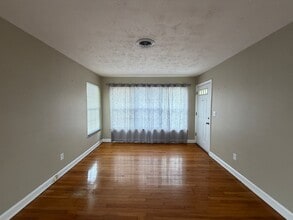 326 Redwood St in Morristown, TN - Building Photo - Building Photo