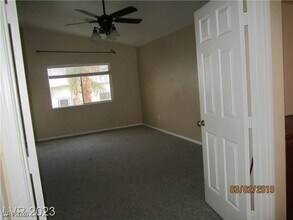 2041 Shining Feather Ln in Las Vegas, NV - Building Photo - Building Photo