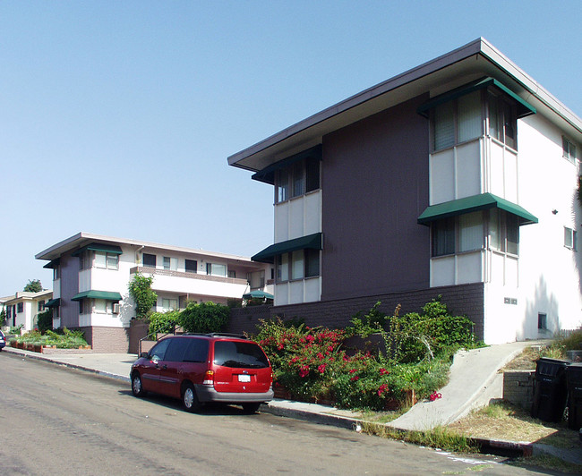 College Grove in San Diego, CA - Foto de edificio - Building Photo